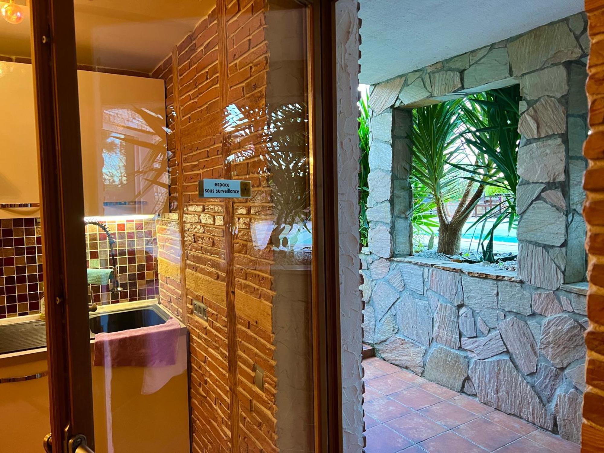 Villa Merkel - 27 Pers - 11 Chambr - 10 Wc - Piscine Англе Екстериор снимка